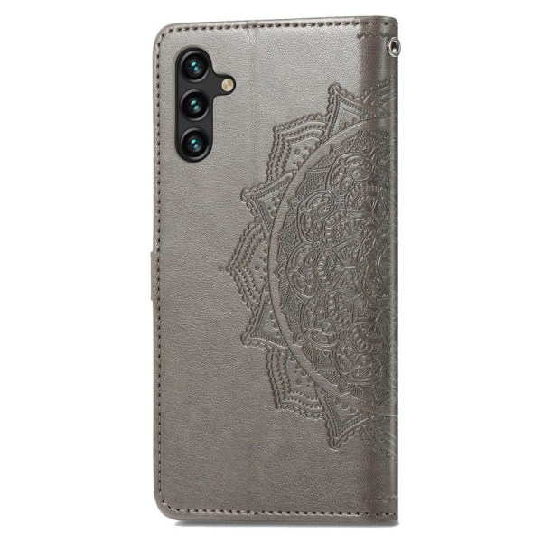 Mandala Samsung Galaxy A13 5G Läppäkotelo - Harmaa Silver grey