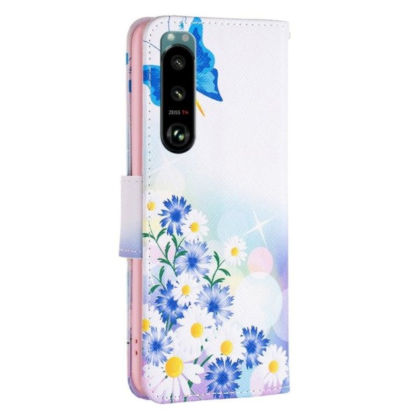 Wonderland Sony Xperia 5 III flip kuoret - Perhonen Ja Kukkia Multicolor
