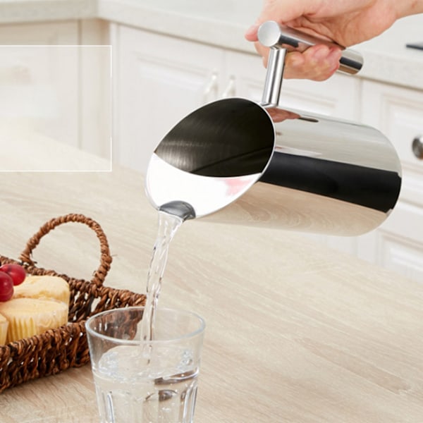 Ergonomisk Vattenkanna i Rostfritt Stål 1,5L med Isbehållare, Fruktkanna för Kalla Drycker, Hållbar Design för Enkel Hällning och Servering