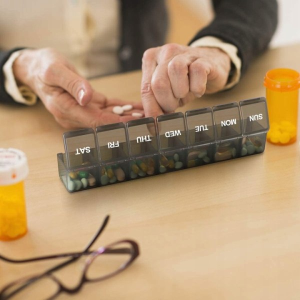 Bärbar veckovis sjufack Pill Box Transparent Long Pill Organizer Fackförsedda tablettboxar black 4x3.3x24cm