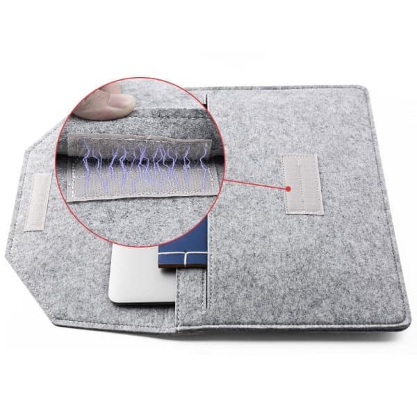 Laptopveske i filtmateriale 17\"