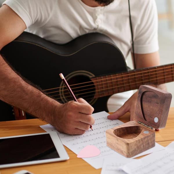 Gitarrplektrumfodral i trä Multifunktionell träförvaringsorganisatör för gitarrister och ukuleleentusiaster