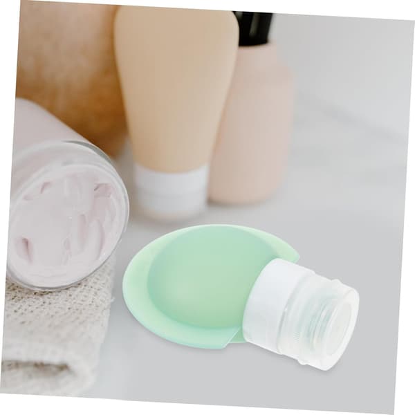 3 st reseflaskor med klämkork, bärbar silikonschampodispenser, schampo och balsam