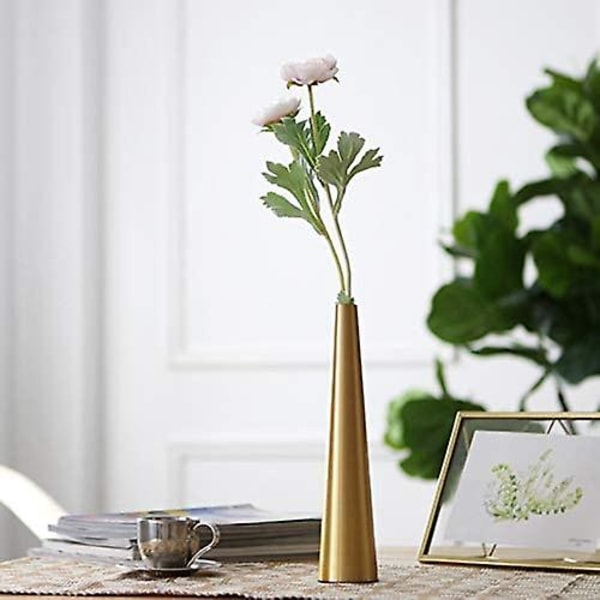 Liten gullmetall konisk vase til bryllupsborddekorasjon