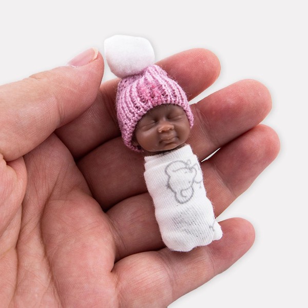Mini Resin Bebisar 7 cm Lång Miniatyr Lovely Sleeping Baby Figurine För Samlare Presenter Barn Barn Flicka