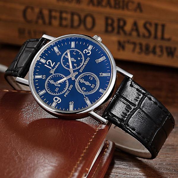 Kvartsur Classic Fashion Mænds Læderrem Ur Tre-øjne Blåt Lys Ur Til Mænd Silver case black plate brown belt