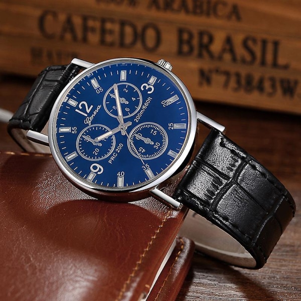 Watch Klassiskt mode för mäns läderbälte Watch med tre ögon Blå watch för män Silver case white plate brown belt