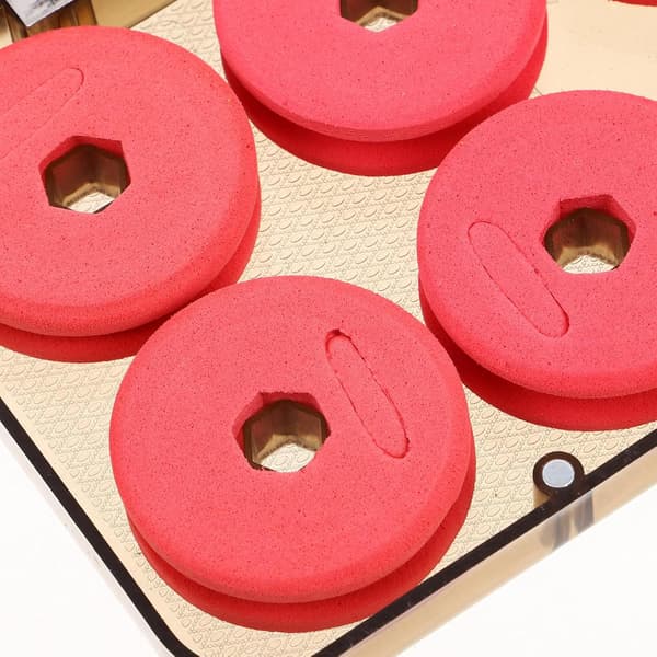 Fiskesnelleboks med 1,7 cm diameter, rommer 16 sneller, EVA- og ABS-materiale