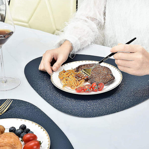Pöytäliinat, 2 kpl, pyöreät, nahka, lämmönkestävät