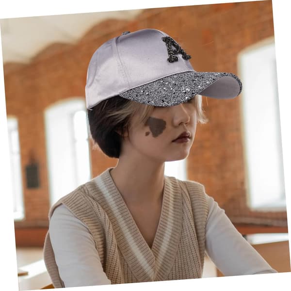 Spids Sommer Baseballkasket til Kvinder med Lyst Diamantbogstavdesign Åndbar Solhat