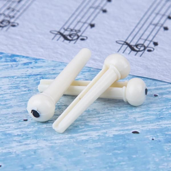 100 stk Ballad Gitar Stolpinner Strengplugger Lettvekt Plast Passer de fleste Standard Stolpinner Hvit