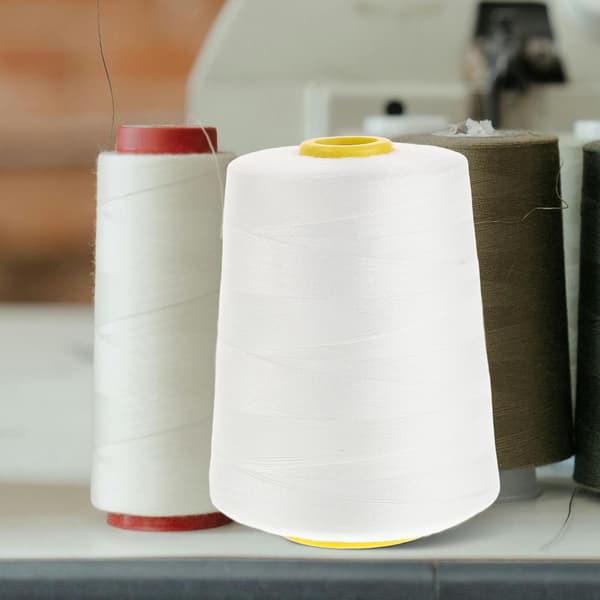 5000-yard hvit polyester symaskintrådspole 3-lags universal