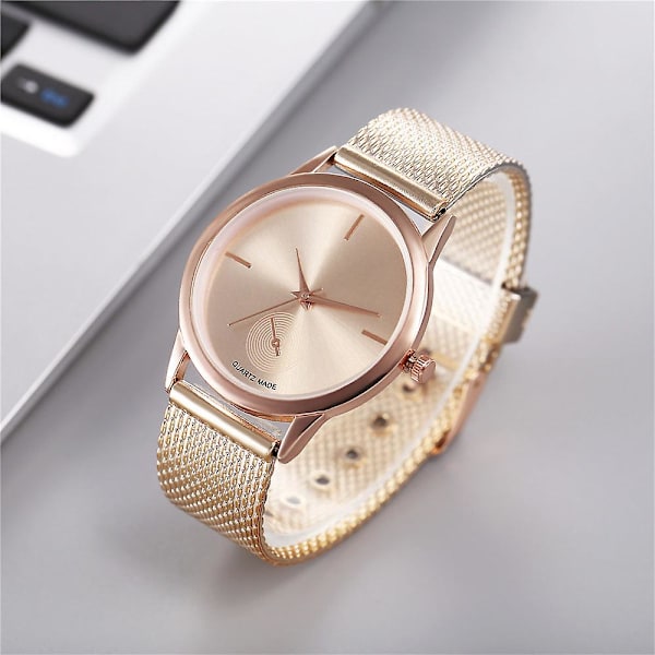Kvinners utsøkte kreative plastnett kvartsklokke Gold-faced gold shell gold strap