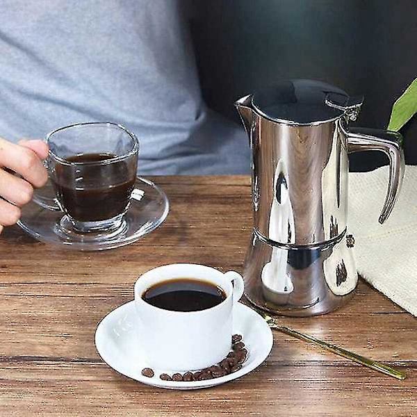 Ruostumattomasta teräksestä valmistettu espressokone, italialainen Moka-kattila