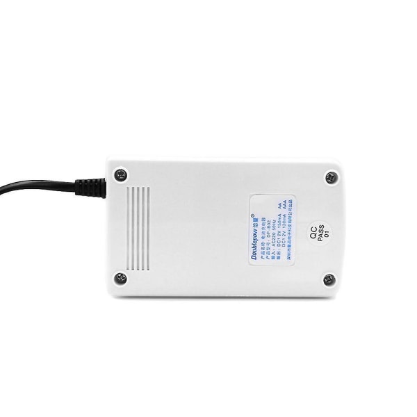 Praktisk 4-spor batterilader for AA, AAA og Li-ion batterier
