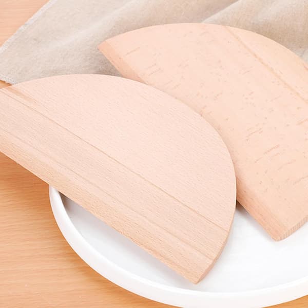 2 stk. deigkuttere i tre, halvsirkel og trapesformet bakervarer