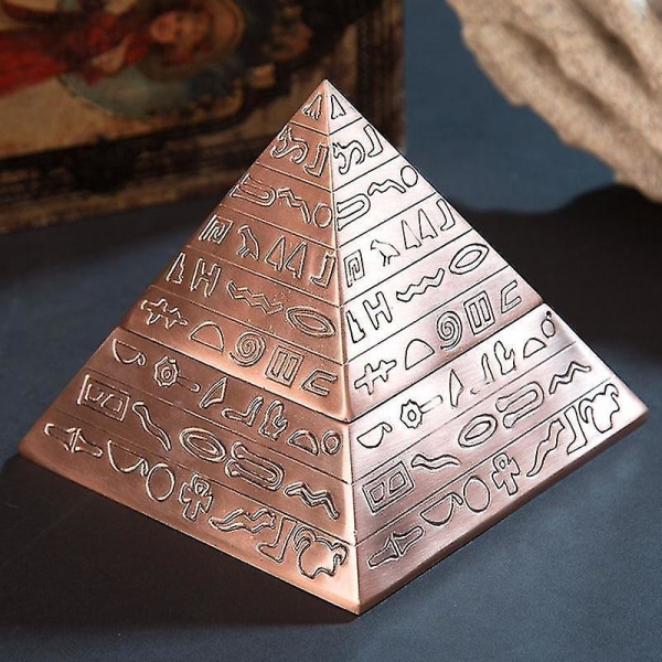 Vintage egyptisk metallpyramide askebegerdekorasjon