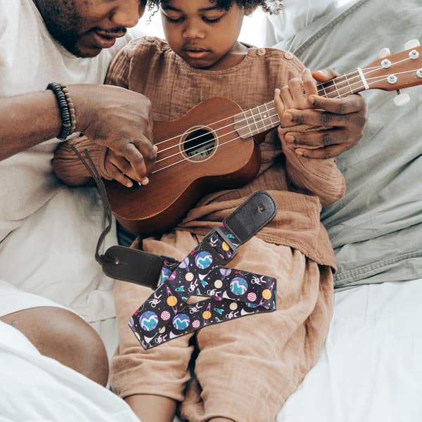 Justerbar Ukulele-rem Axelbälte i polyester med mönstrad design