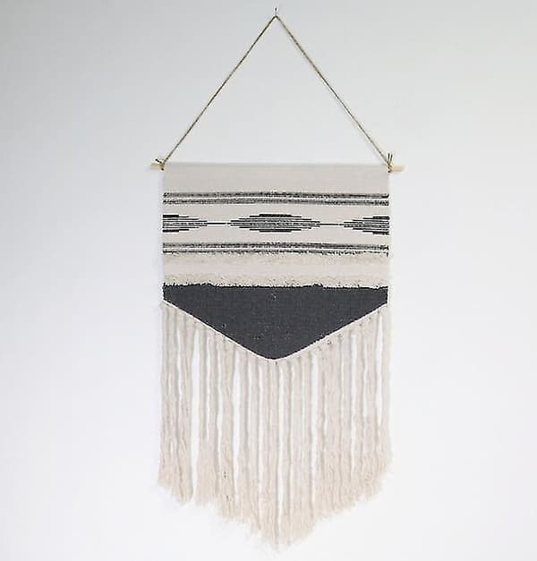Boho-tyyläinen seinävaate, vintage-kangas, makrame, harmaa sisustus