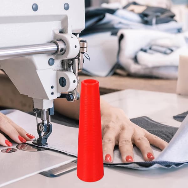 10 stk. røde garnspoler i plast, koniske trådviklere for strikking, broderi, ullvikling, spoler, sytilbehør