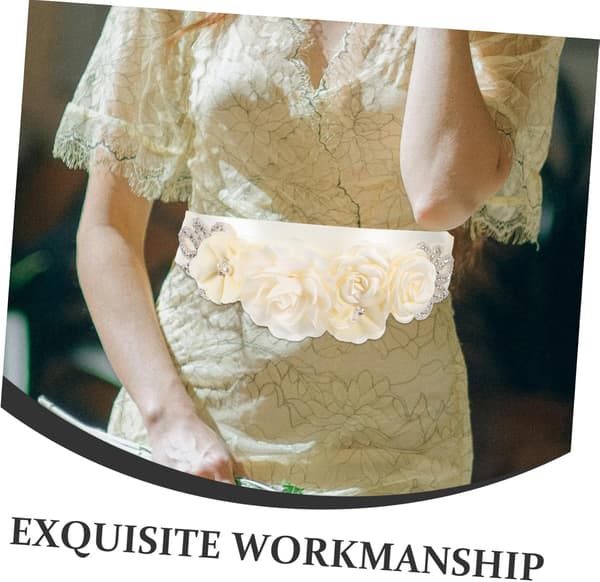 Perle brudekjolebælte med rhinsten og blomsterdetaljer – elegant taljebælte til brude og brudepiger