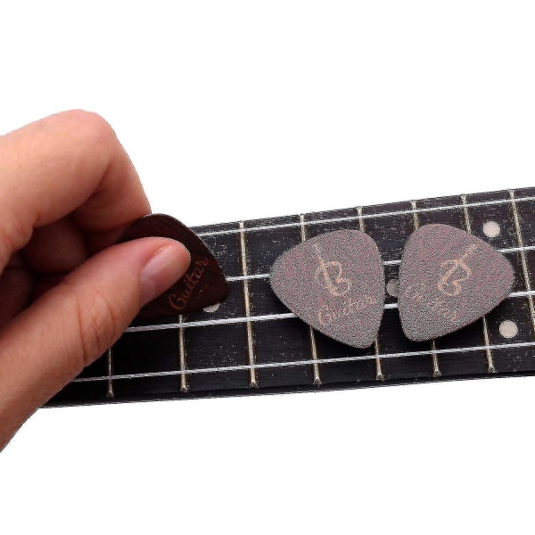 15 kpl kitarapoimia Ensiluokkaiset selluloidipinkit akustisella sähköllä