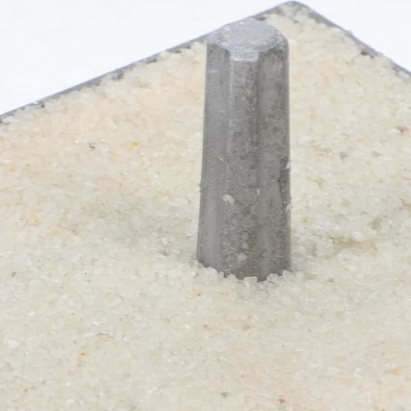Reflekterende Veimarkør med Utstikkende Design og Værbestandig Plastmateriale