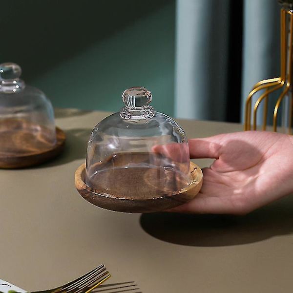 Mini jälkiruokalautanen akaasiapuusta, kupilla, iltapäivätee-tarjotin