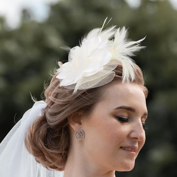 Blomster Fascinator Hodeplagg for Kvinner Teselskap Hatt Mesh og Fjær Design Brudehodeplagg