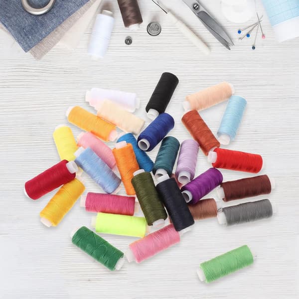 30 stk. polyester symaskintråd med ferdigviklede spoler, 250 yards hver