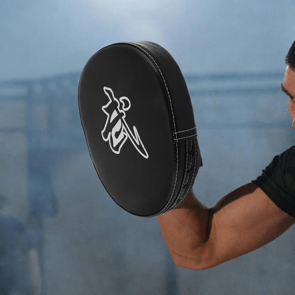 Kickboxningsutrustning Boxningsträningsdynor Böjd sparksköld med skyddande stoppning