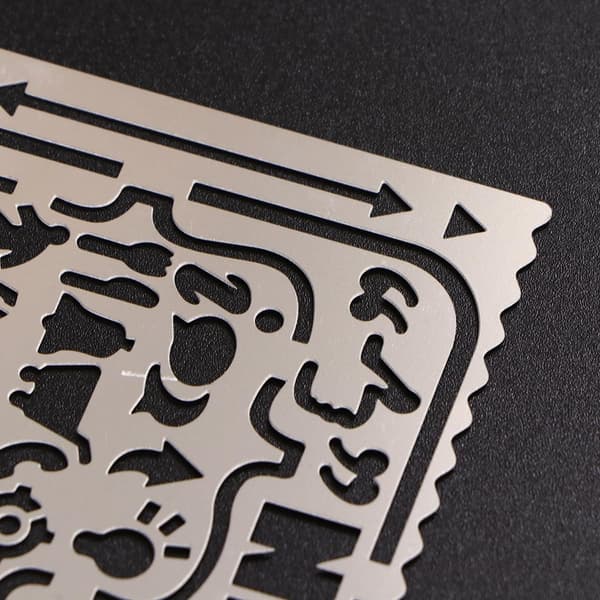 2 st metallritmallar med katt- och graffitischabloner, geometrisk design i stål