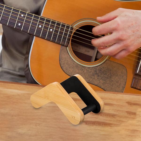Bärbart gitarrstöd i trä för folkgitarr med stabilt stöd