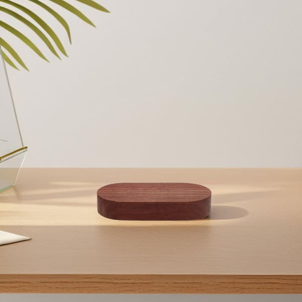 Displaystander i sort valnøddetræ med fast basedesign til gør-det-selv-modeller og aromaterapi