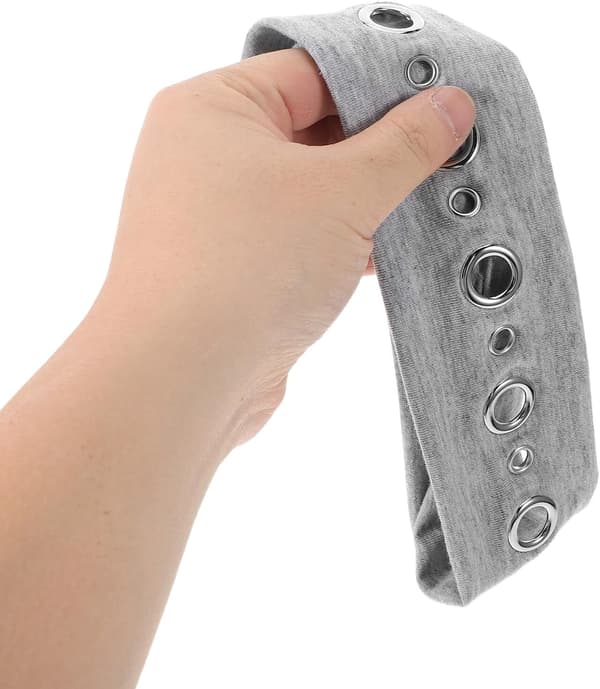 3 stk. pannebånd i punkstil, uthulet design med maljer, elastisk stoff for tøyelig passform, inkluderer rocktilbehør