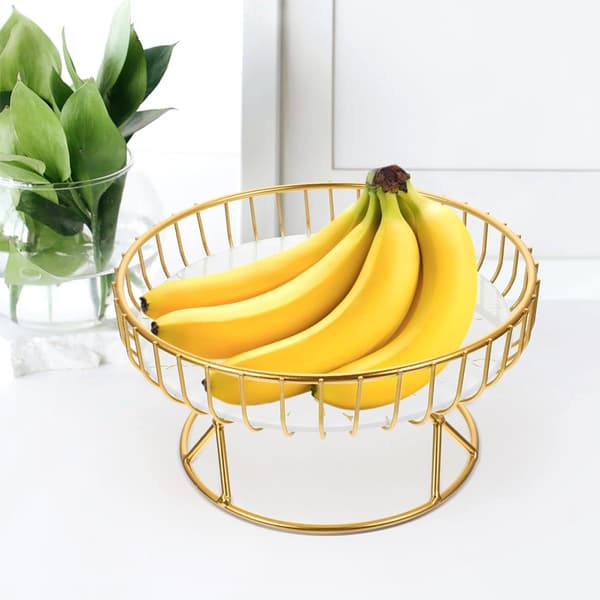 Stor metalkurv til snacks og grøntsager med robust struktur og pladsbesparende design