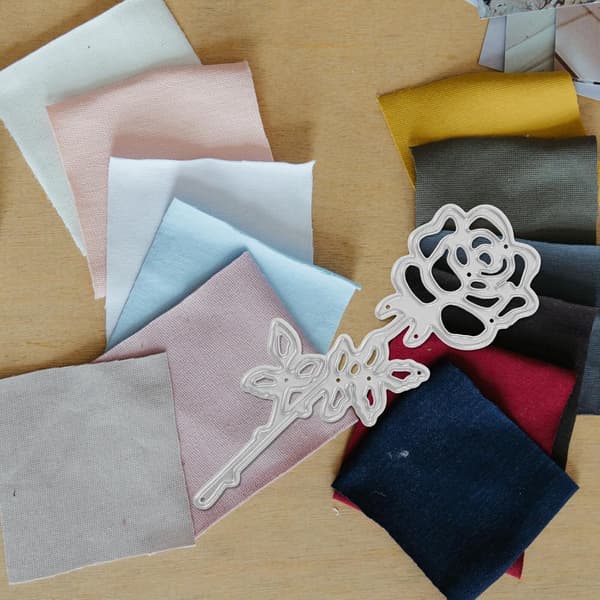 Kulstofstål knivform til DIY skærestanser til kortfremstilling og scrapbogsprojekter med blomsterdesign