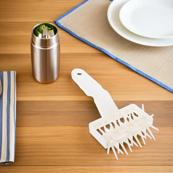 3 st degkavel och pizzadegrullset med plastmaterial