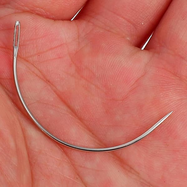 100 st böjda möbelnålar C-form 2,5 tums handsömnadstapeterinålar med PP-förvaringslåda