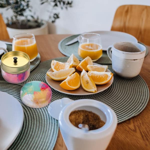 2 stk bærbare runde tebladbeholdere laget av lett blikkplate, elegante mini-tebeholdere