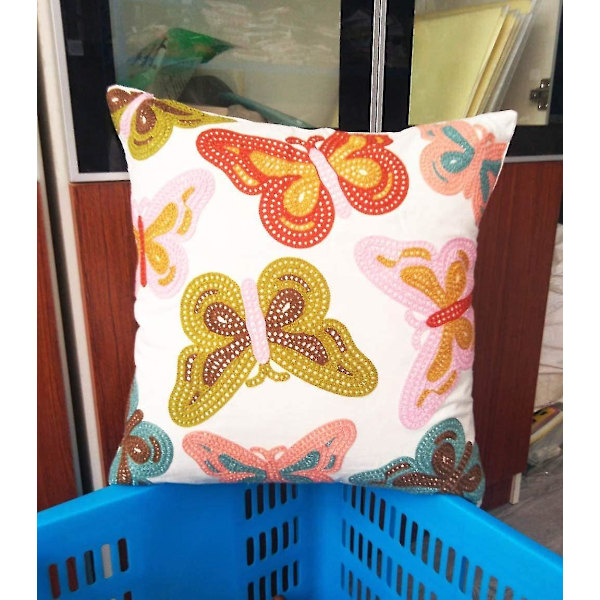 Brodert putetrekk i bomullslerret 45x45cm Butterfly