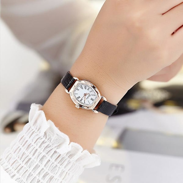 Klokker for kvinner Koreansk stil Trendy Retro Belte Elektronisk Enkel Student Damer Mote Klokker White