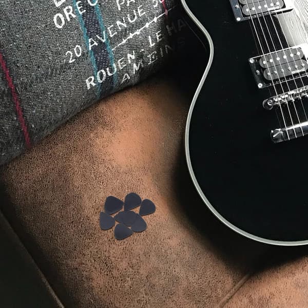 Celluloid gitarrplektrum 0,5 mm svarta 10 st för elektriska akustiska och basgitarrer robusta plektrum