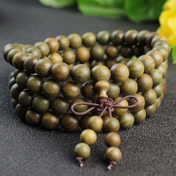108 Helmen Ranneke Mala Buddha Rukoushelmet