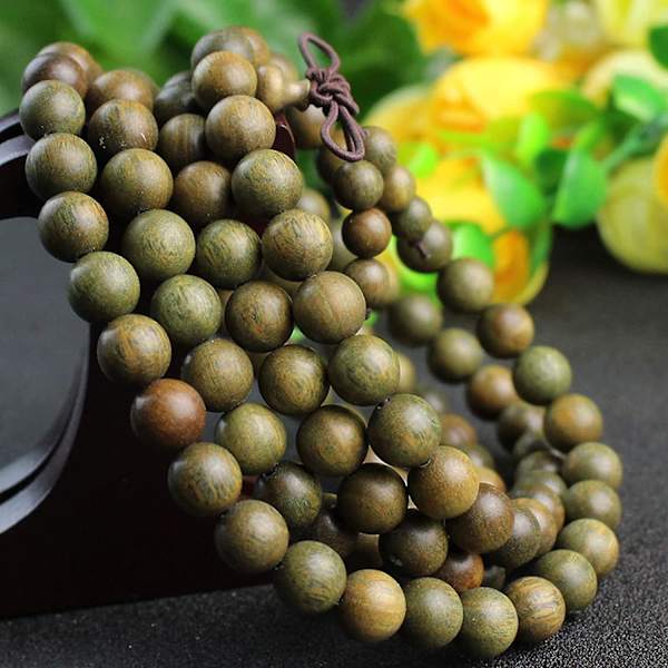 108 Helmen Ranneke Mala Buddha Rukoushelmet