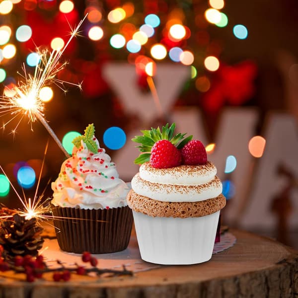 50 st vita pappersmuffinsformar med rullad kant och tecknat tryck