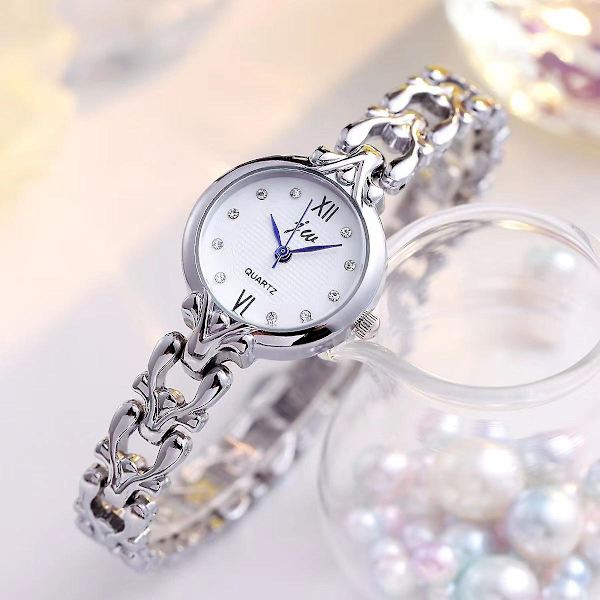 Dameur med stålbånd Armbånd Simpel Elegant Høj kvalitet Kvartsur til mellemskoleelever Silver streak white noodles