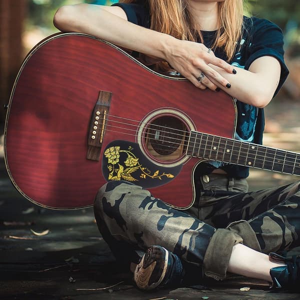 2st Plast Gitarr Scratch Plate Gitarr Skyddsplatta med Dekorativa Mönster Slät Yta Lätt att Bära