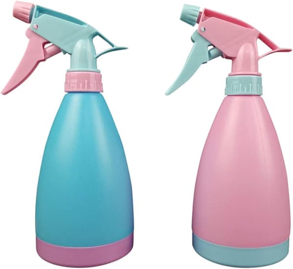 2 st. vattenkannor i plast, sprayflaskor, saftiga vattenkrukor, stor kapacitet, triggerspruta