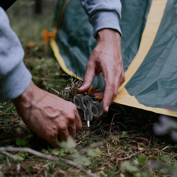 4 stk. campingteltplugger, kraftige gjengede plugger i rustfritt stål med svarte plasthoder